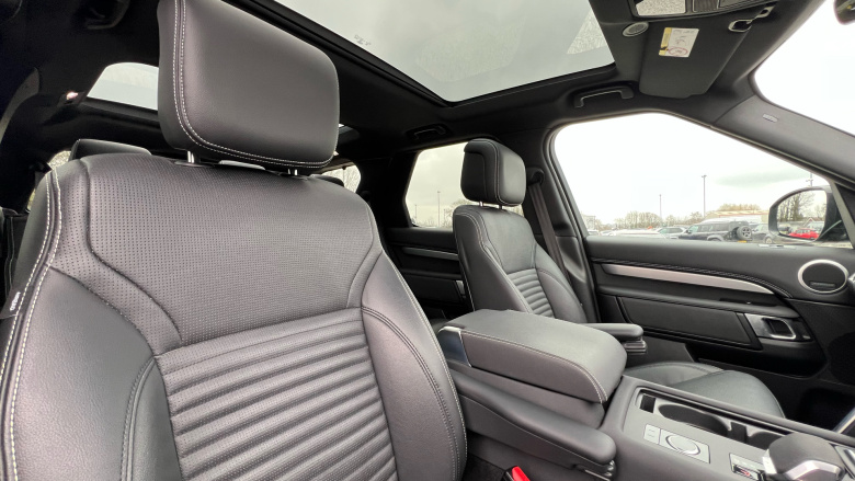 Land Rover Discovery 3.0 D300 R-Dynamic SE 5dr Auto Diesel Station Wagon